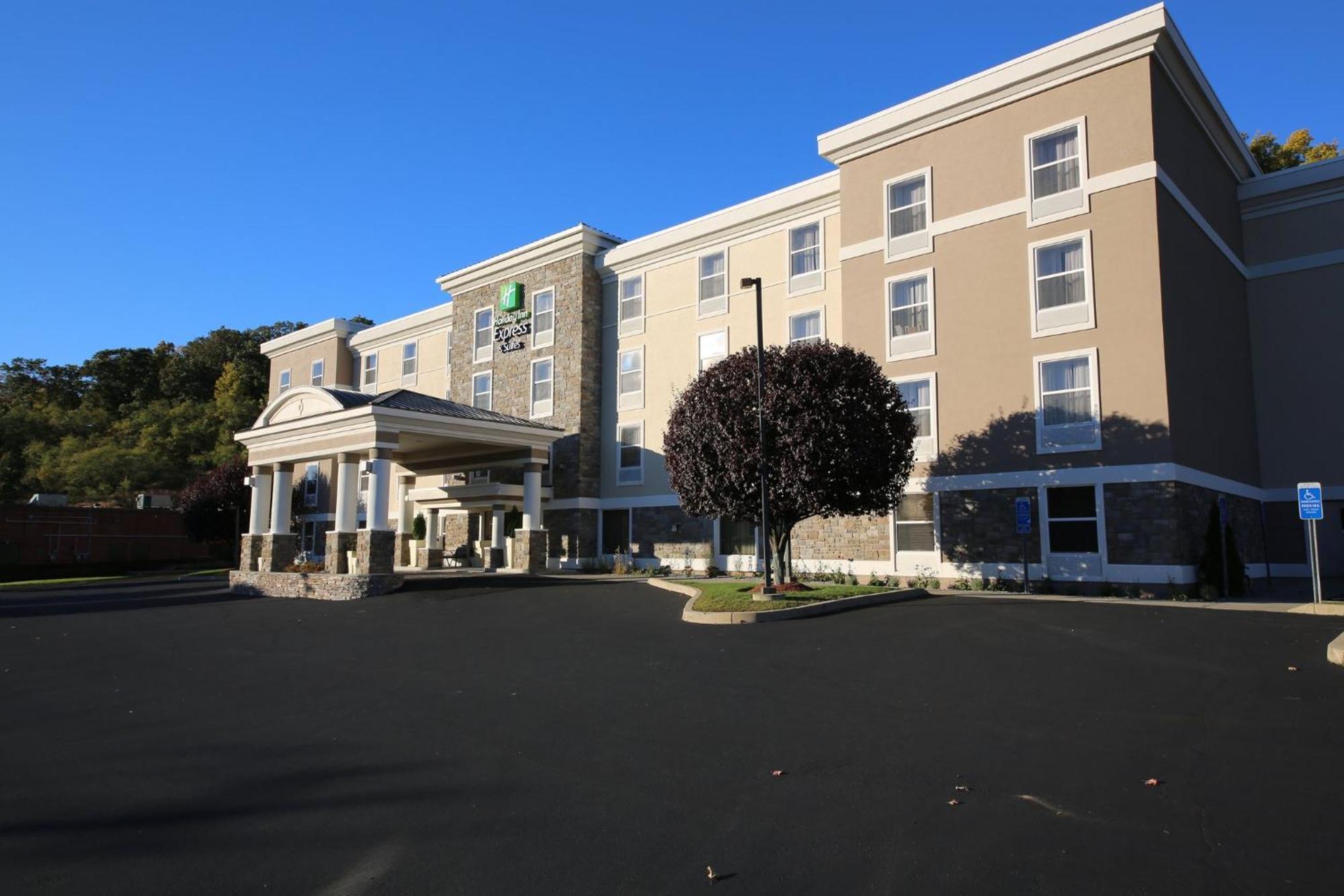 Holiday Inn Express Danbury I-84, An Ihg Hotel Экстерьер фото