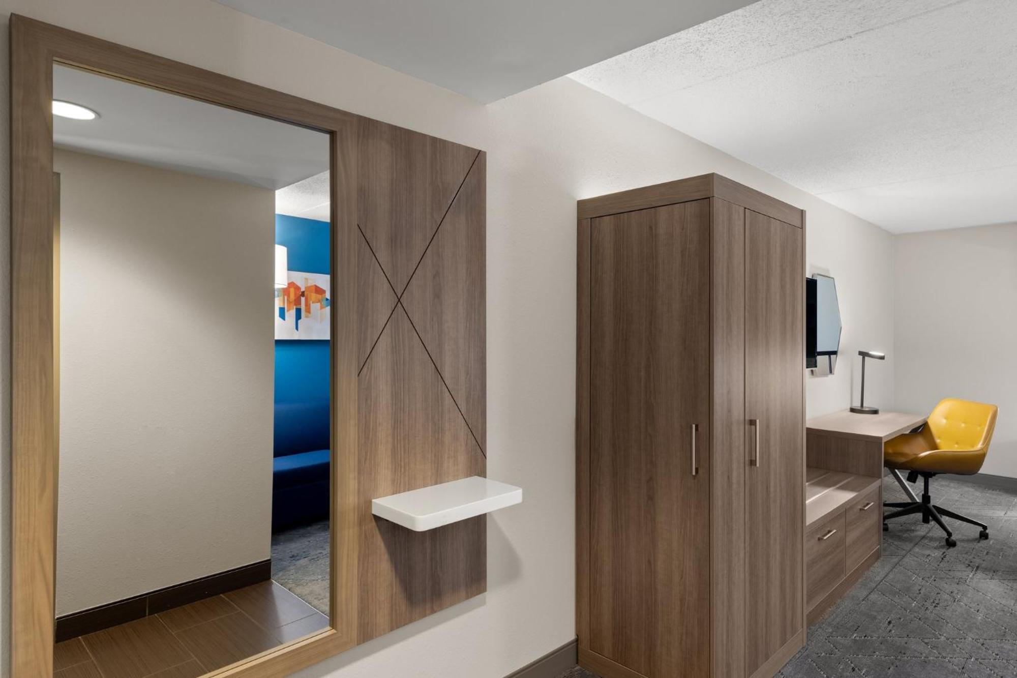Holiday Inn Express Danbury I-84, An Ihg Hotel Экстерьер фото