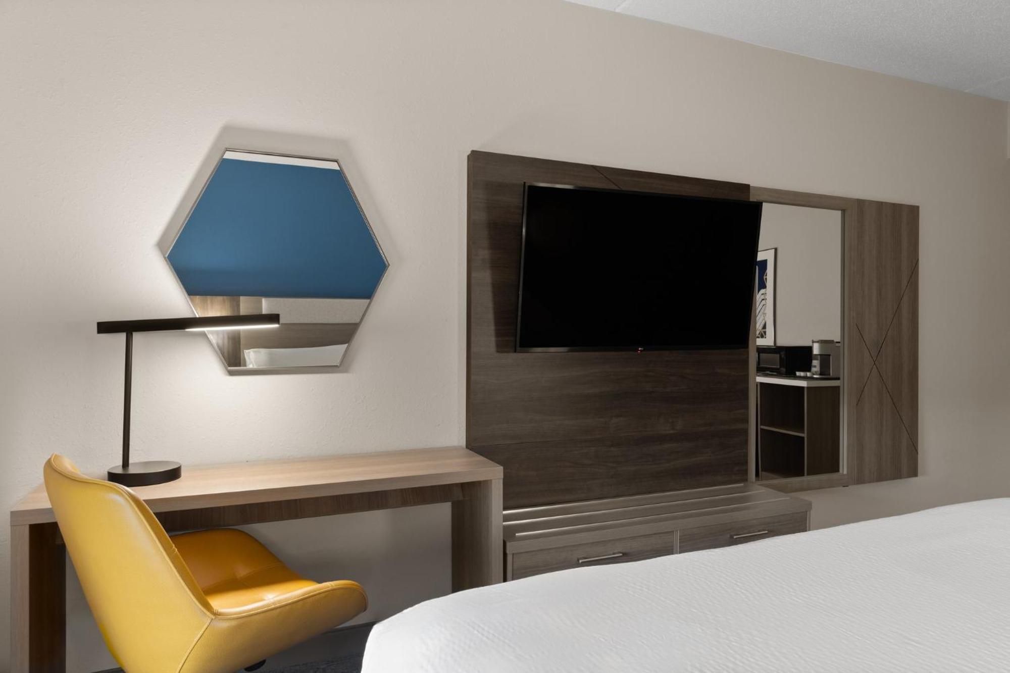 Holiday Inn Express Danbury I-84, An Ihg Hotel Экстерьер фото