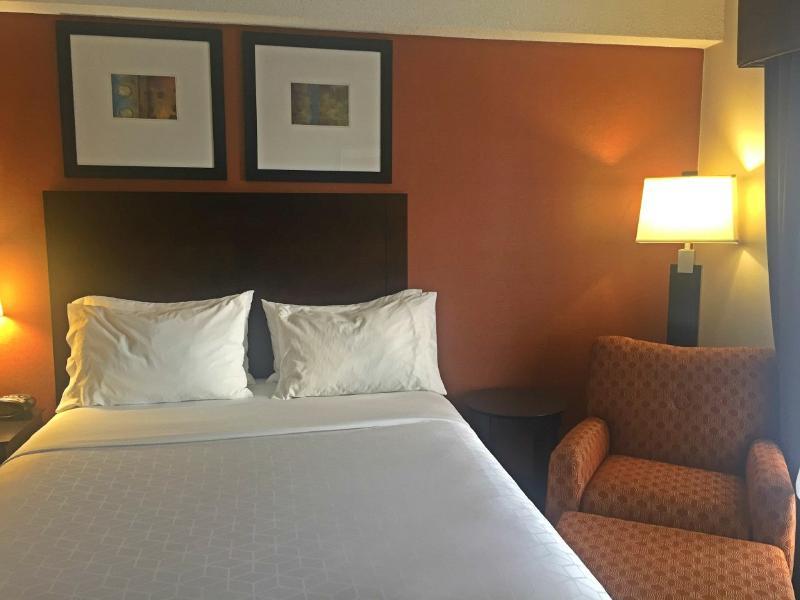 Holiday Inn Express Danbury I-84, An Ihg Hotel Экстерьер фото